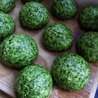 Make Emerald buns step 9