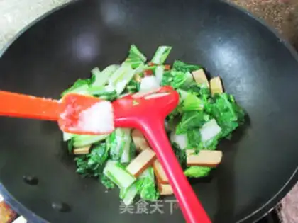 Make Egg-dry-dry-dry caterpillar step 10