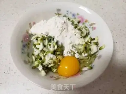Make Eggs and pancakes step 3