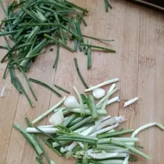 Make Wild onions with potatoes step 1