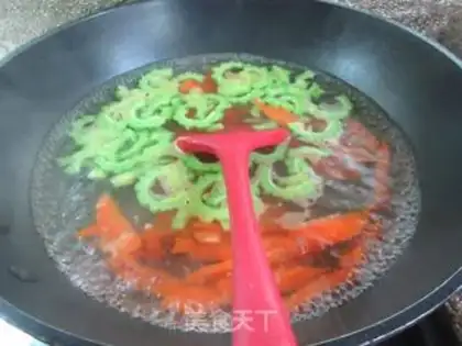 Make Carrot and bitter melon step 3