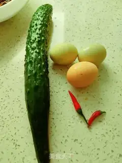 Make cucumber fried eggs step 0