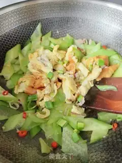 Make cucumber fried eggs step 11