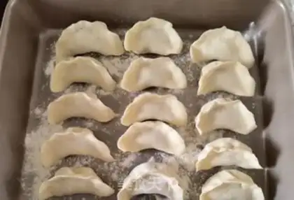 Make Spicy spicy wood, pork dumplings step 2