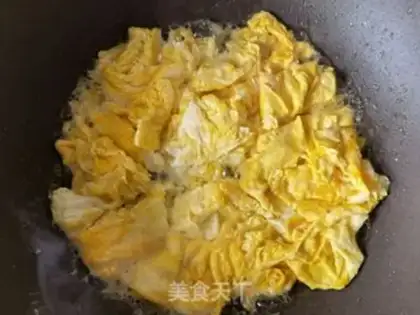Make Scrambled eggs step 3