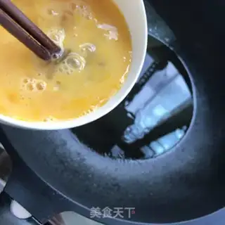 Make Scrambled eggs step 2