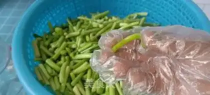 Make Garlic step 0