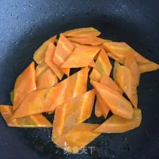 Make Cucumber carrot fried eggs step 5