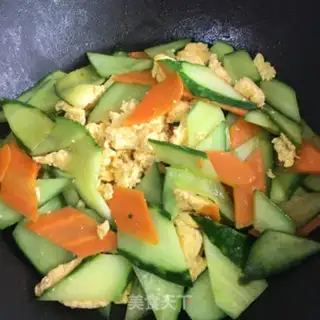 Make Cucumber carrot fried eggs step 7