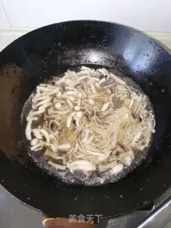 Make Three fungus mushroom soup step 8