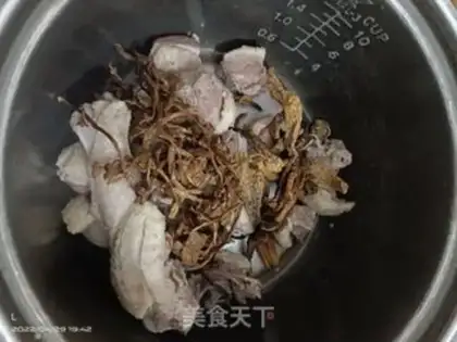 Make Old ducks tea and mushroom soup step 1