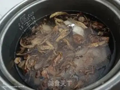 Make Old ducks tea and mushroom soup step 2