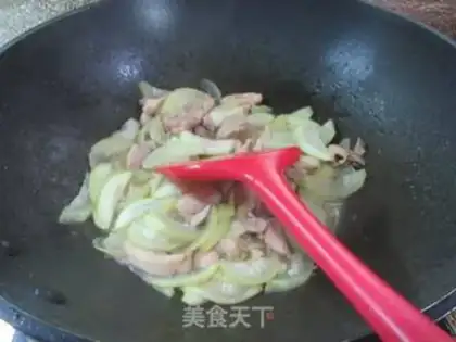 Make The chicken legs are on fire at night step 14
