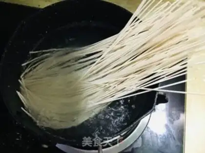 Make Oily noodles step 1