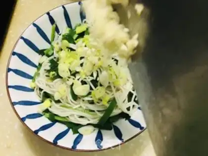 Make Oily noodles step 4
