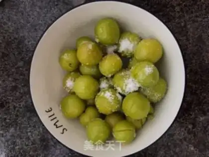Make Plum acid pickling methods step 3