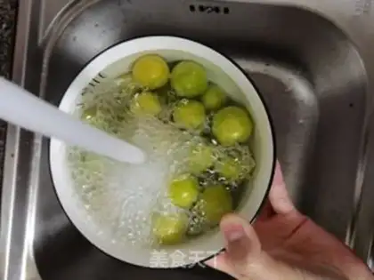 Make Plum acid pickling methods step 5