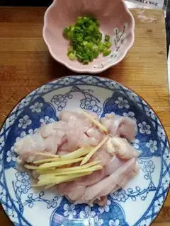 Make Steamed chicken chest step 1