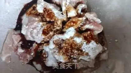 Make Garlic fried meat step 1