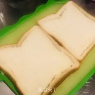 Make Apple sauce banana rolls step 1