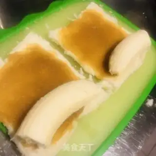 Make Apple sauce banana rolls step 4
