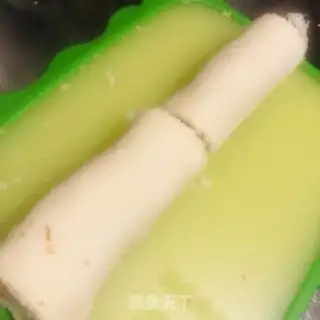 Make Apple sauce banana rolls step 5