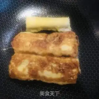 Make Apple sauce banana rolls step 7