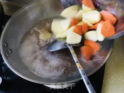 Make Family borscht step 1