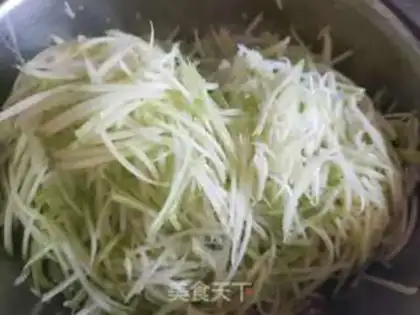 Make Scrambled eggs step 1