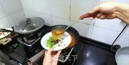 Make Red oil, fat intestines step 8
