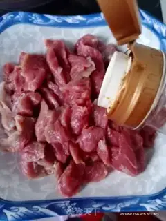 Make Toothpick beef step 1