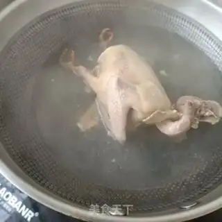 Make Five fingers of peach pigeon soup step 2