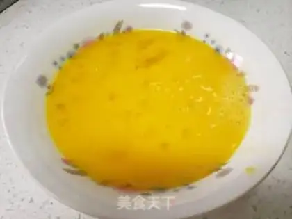 Make Eggs and buns step 3