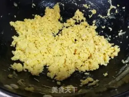 Make Eggs and buns step 4
