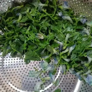 Make Eggs and wild peas step 6