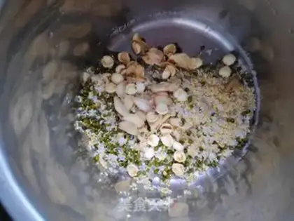 Make Lily Lotus green bean congee step 0