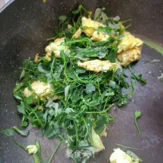 Make Eggs and wild peas step 11