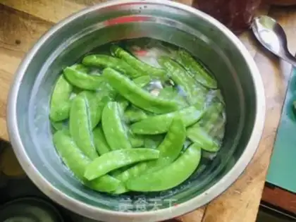 Make Garlic Dutch beans step 2