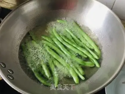 Make Garlic beans step 3