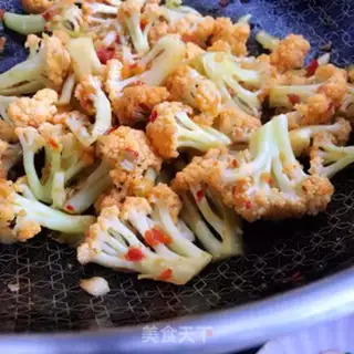 Make Garlic spicy sauce step 5