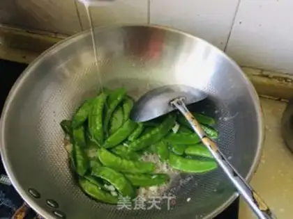 Make Garlic Dutch beans step 7