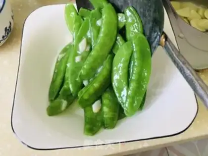 Make Garlic Dutch beans step 8
