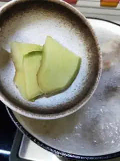 Make The chicken soup is made from the quartz step 6