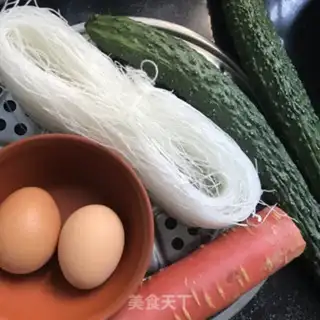 Make Egg-skin cucumber fans step 0
