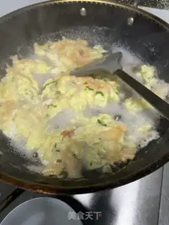 Make Tomatoe egg soup step 2