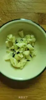 Make The meat and the garlic step 1