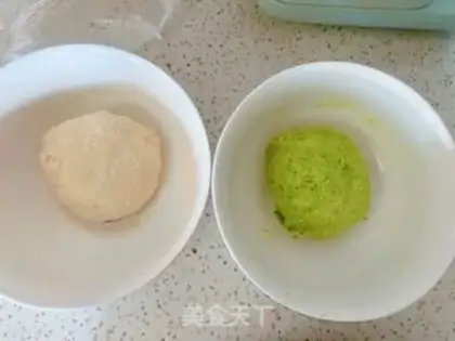 Make Spinach rolls step 0