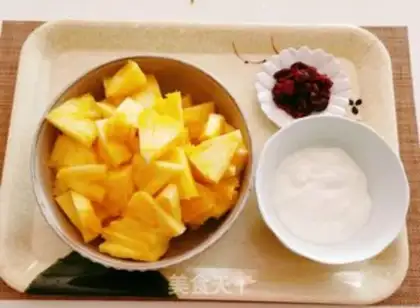 Make Yogurt pineapple step 2