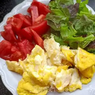 Make Eggs and tomatoes with green leaves step 7