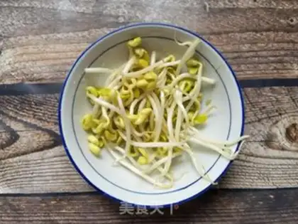 Make Tomato sprouts step 1